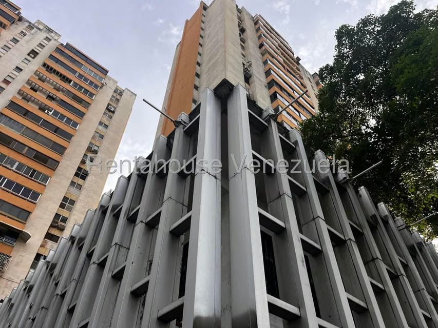 Apartamento (1 Nivel) en Alquiler en Santa Eduvigis, Distrito Metropolitano - 2