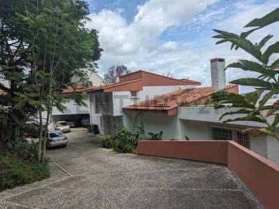 Amplia casa en la Lagunita Country Club - 2