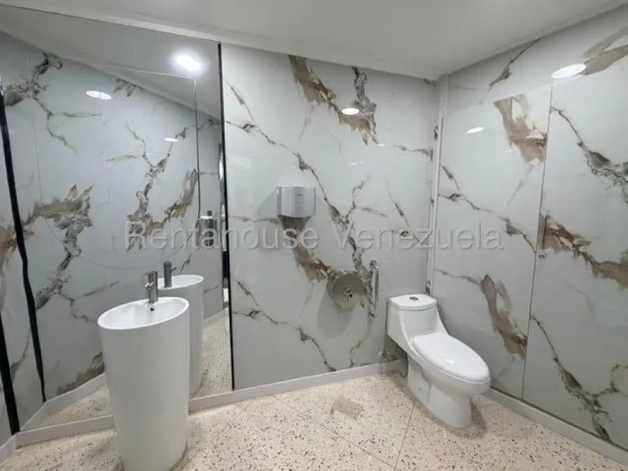 Casa en Venta en san roman Caracas