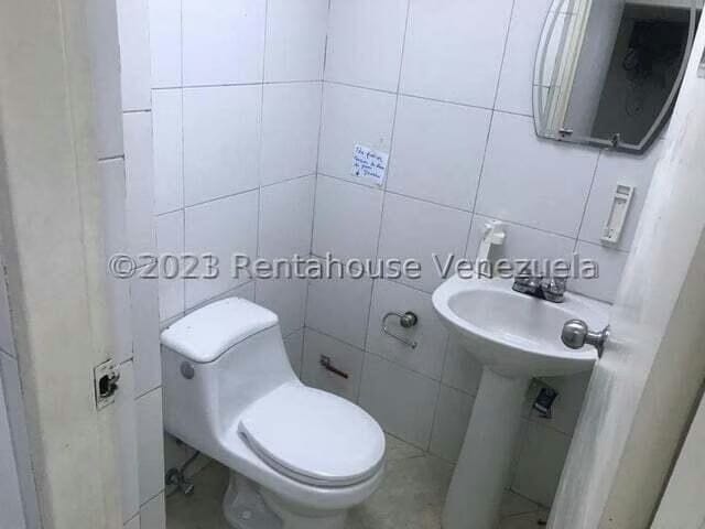 Comercial (Oficina) en Venta en El Rosal, Distrito Metropolitano - 24