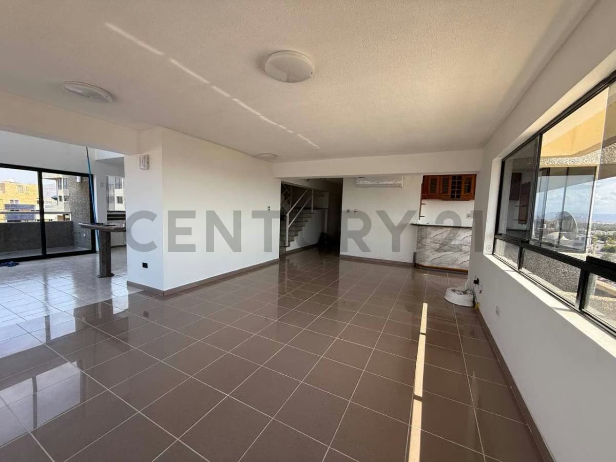 Apartamento PH en venta de 272 m2 Lecheria CR Ikabaru - 2