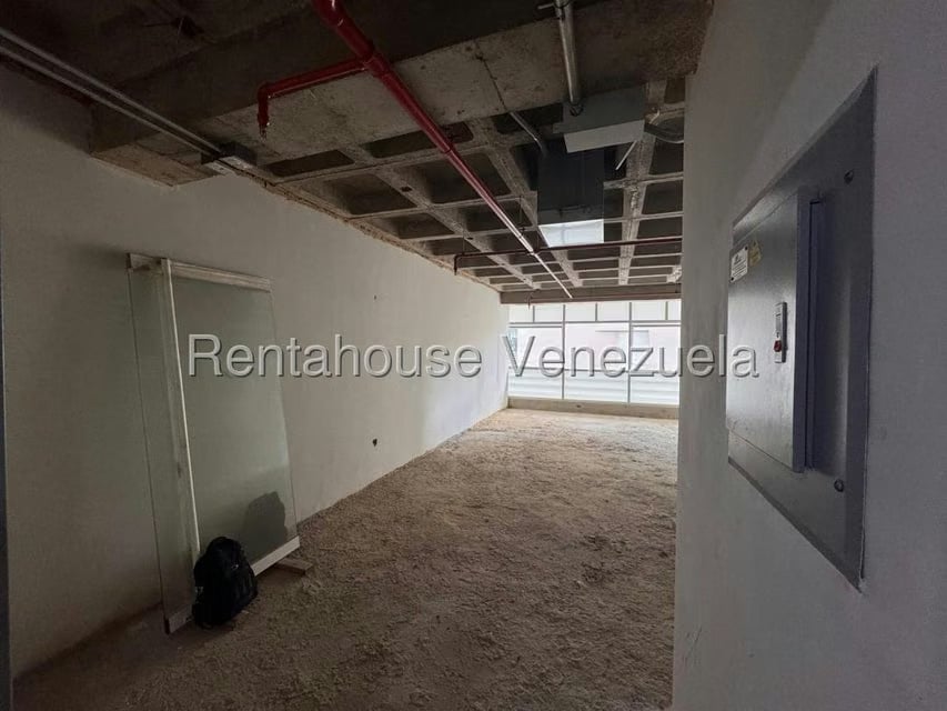 Comercial (Oficina) en Alquiler en La Lagunita Country Club, Distrito Metropolitano - 3