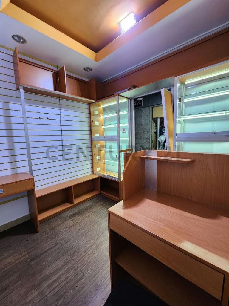 LOCAL CENTRO COMERCIAL REGINA - 3