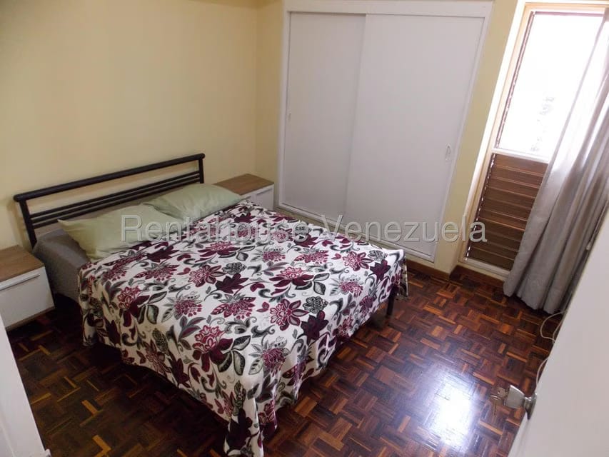 Apartamento (1 Nivel) en Alquiler en Los Palos Grandes, Distrito Metropolitano - 11