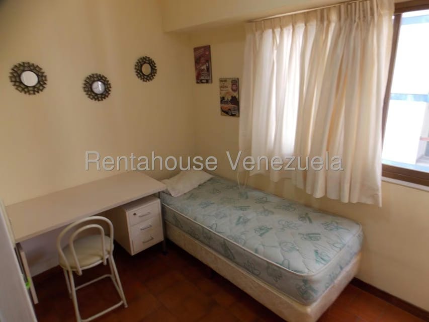 Apartamento (1 Nivel) en Alquiler en Los Palos Grandes, Distrito Metropolitano - 13