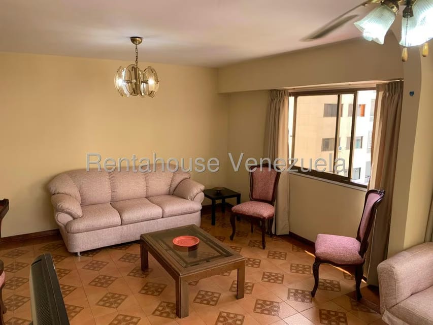 Apartamento (1 Nivel) en Alquiler en Los Palos Grandes, Distrito Metropolitano - 3