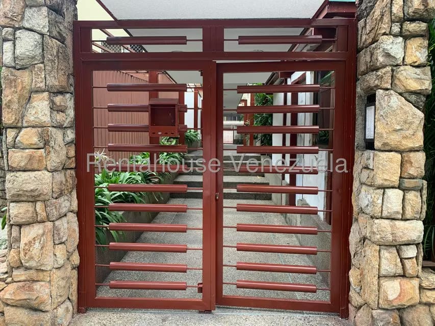 Apartamento (1 Nivel) en Alquiler en Los Palos Grandes, Distrito Metropolitano - 27