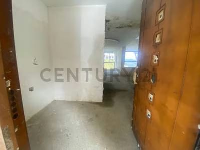 Se vende Terreno en Caicaguana, El Hatillo con Casa quinta en obra gris - 4