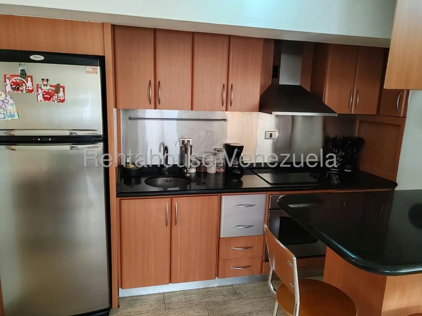 Apartamento (1 Nivel) en Alquiler en Los Palos Grandes, Distrito Metropolitano - 5