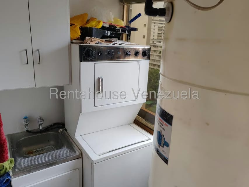 Apartamento (1 Nivel) en Alquiler en Los Palos Grandes, Distrito Metropolitano - 6