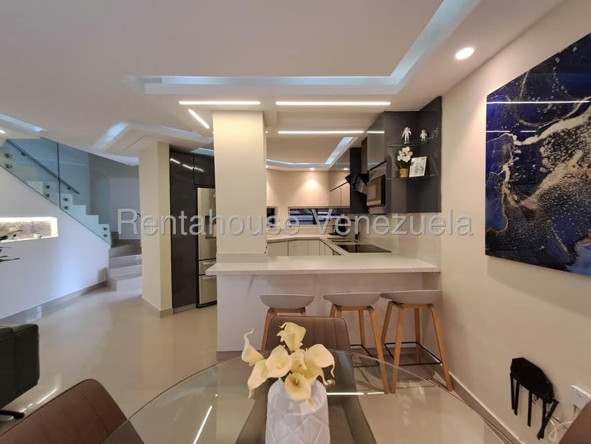 Townhouse (Duplex) en Venta en El Rincon, Carabobo - 2