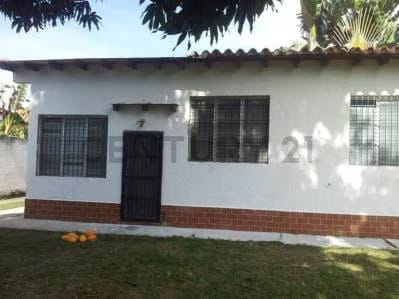 CD. Casa en los Canales. Río Chico.