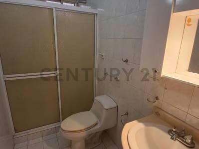 Alquiler de amplia Casa en Urb, Cantarrana-Anaco - 9