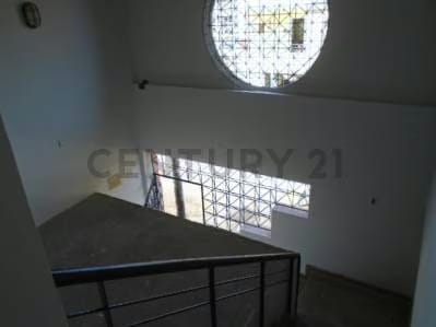 Excelente Edificio Comercial y de Oficinas - 4