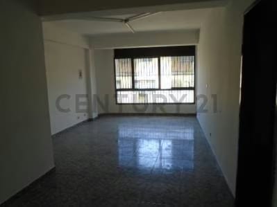 Excelente Edificio Comercial y de Oficinas - 5