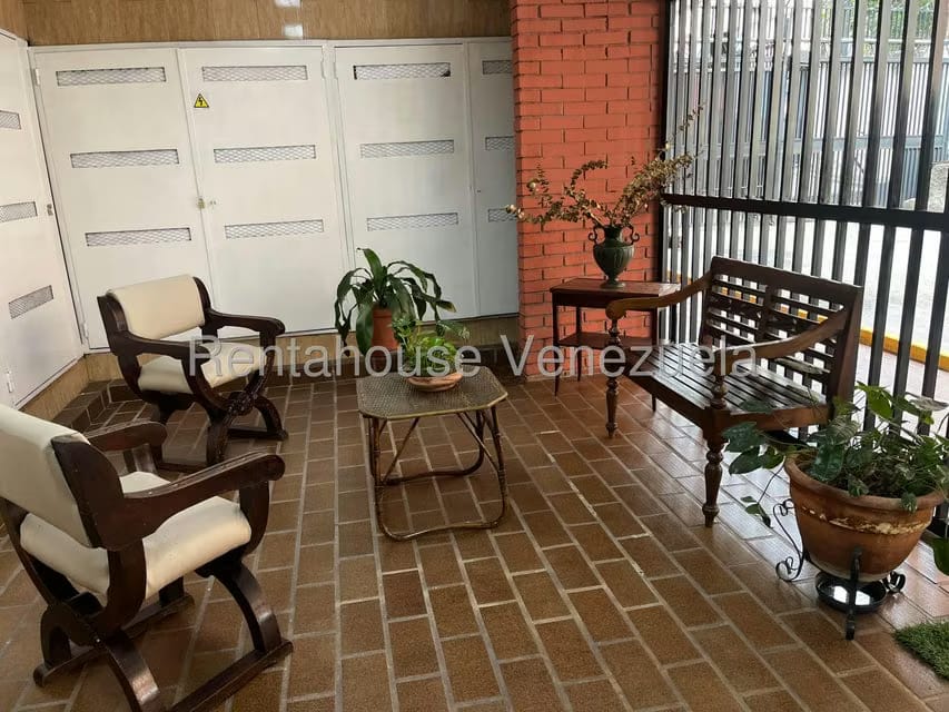 Apartamento (1 Nivel) en Alquiler en Sabana Grande, Distrito Metropolitano - 2