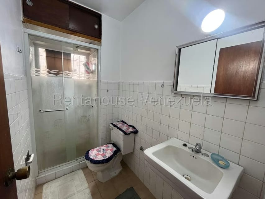 Apartamento (1 Nivel) en Alquiler en Sabana Grande, Distrito Metropolitano - 11