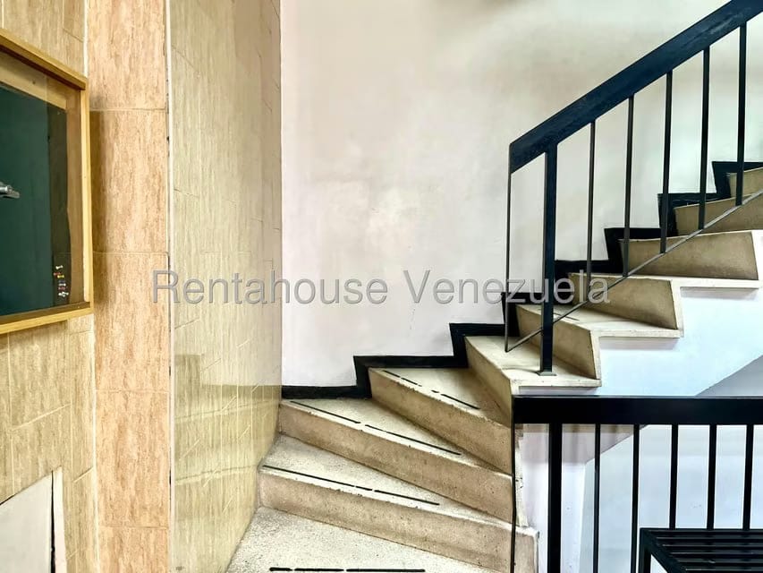 Apartamento (1 Nivel) en Alquiler en Sabana Grande, Distrito Metropolitano - 3