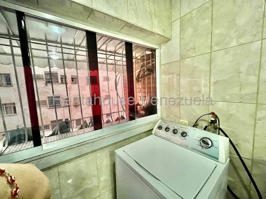 Apartamento (1 Nivel) en Alquiler en Sabana Grande, Distrito Metropolitano - 10
