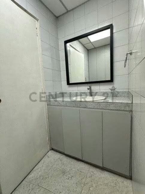 Oficina Lista para Ocupar en Los Cortijos de Lourdes - 7