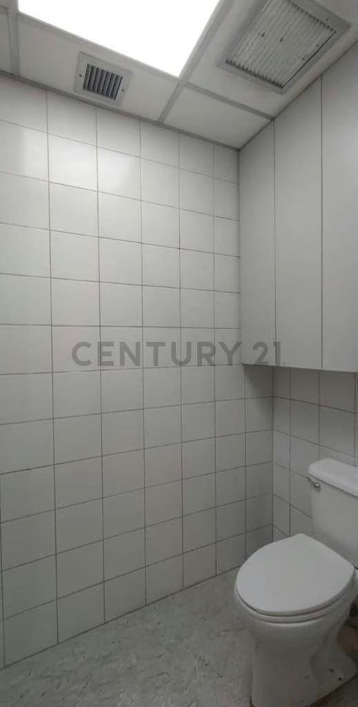 Oficina Lista para Ocupar en Los Cortijos de Lourdes - 8