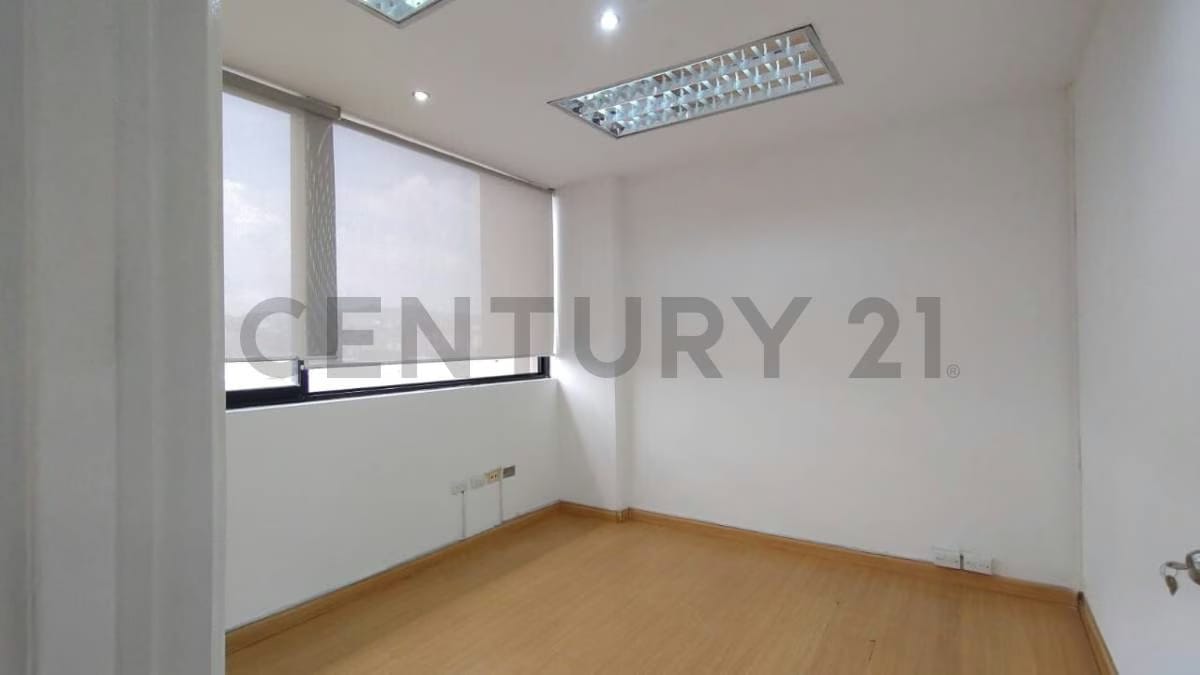 Oficina Lista para Ocupar en Los Cortijos de Lourdes - 9