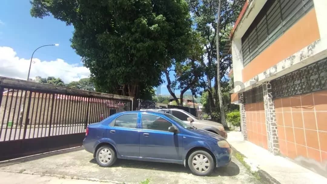 Oportunidad de Inversión. Qta con Potencial Comercial en El Paraiso. - 3