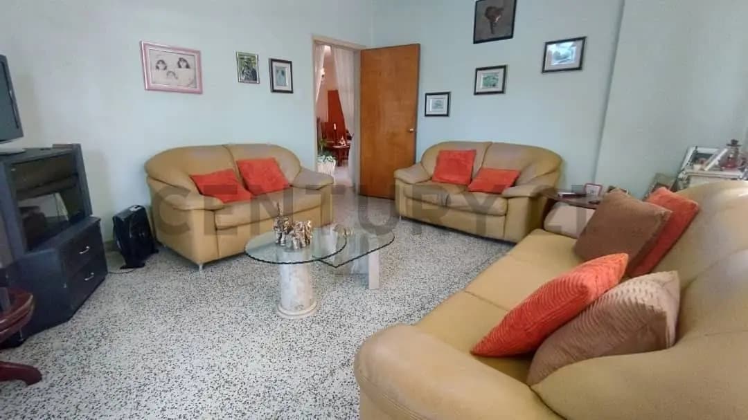 Oportunidad de Inversión. Qta con Potencial Comercial en El Paraiso. - 4