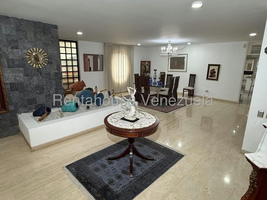 Apartamento (Penthouse) en Alquiler en Colinas de Valle Arriba, Distrito Metropolitano - 3