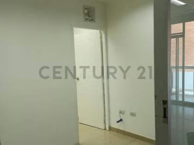 Práctico Local Comercial / Oficina con ellos acabados - 4