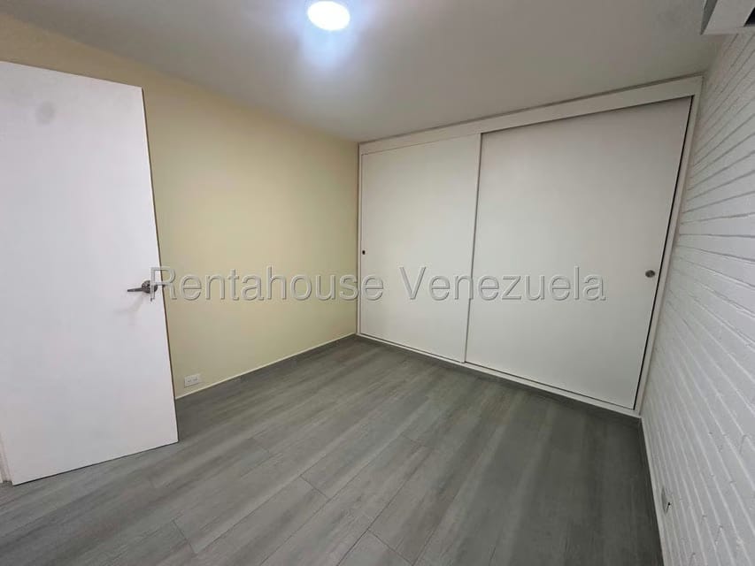 Apartamento (1 Nivel) en Alquiler en Las Mercedes, Distrito Metropolitano - 12