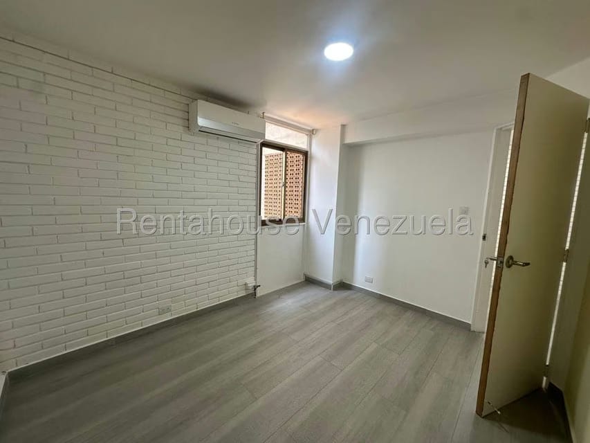 Apartamento (1 Nivel) en Alquiler en Las Mercedes, Distrito Metropolitano - 13