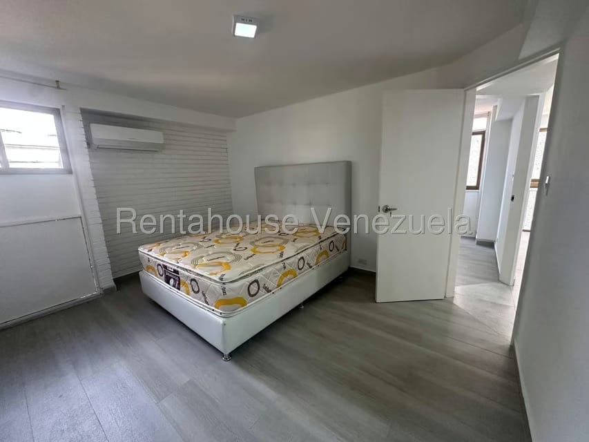 Apartamento (1 Nivel) en Alquiler en Las Mercedes, Distrito Metropolitano - 9