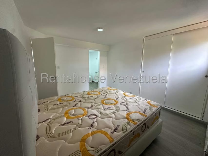 Apartamento (1 Nivel) en Alquiler en Las Mercedes, Distrito Metropolitano - 10