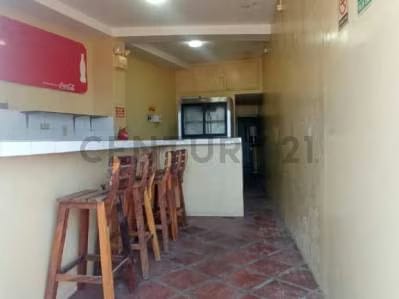 ML - Venta de Local Comercial en Playa Verde - 2