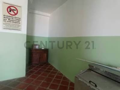 ML - Venta de Local Comercial en Playa Verde - 4