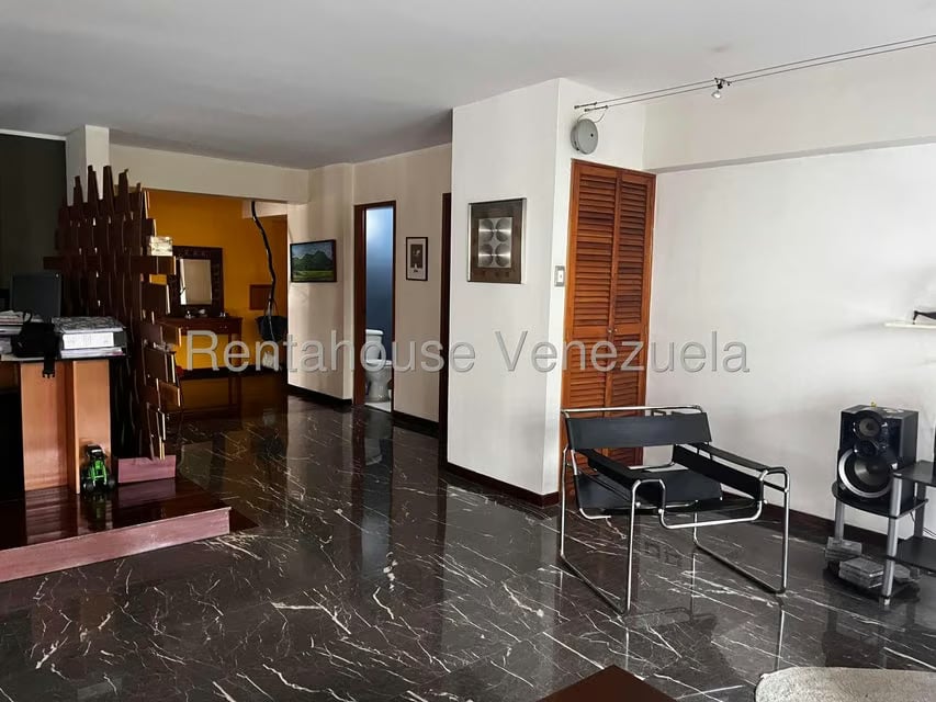 Apartamento (1 Nivel) en Alquiler en La Florida, Distrito Metropolitano - 16