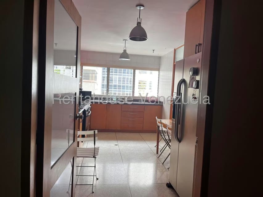 Apartamento (1 Nivel) en Alquiler en La Florida, Distrito Metropolitano - 17