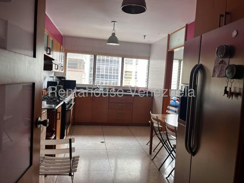 Apartamento (1 Nivel) en Alquiler en La Florida, Distrito Metropolitano - 18