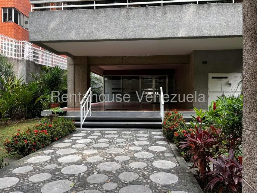 Apartamento (1 Nivel) en Alquiler en La Florida, Distrito Metropolitano - 3