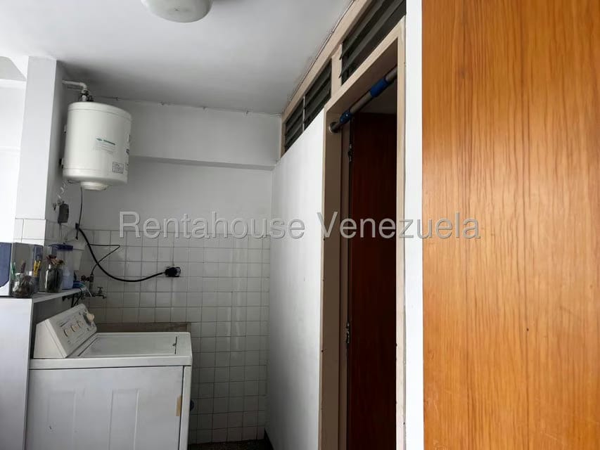 Apartamento (1 Nivel) en Alquiler en La Florida, Distrito Metropolitano - 21