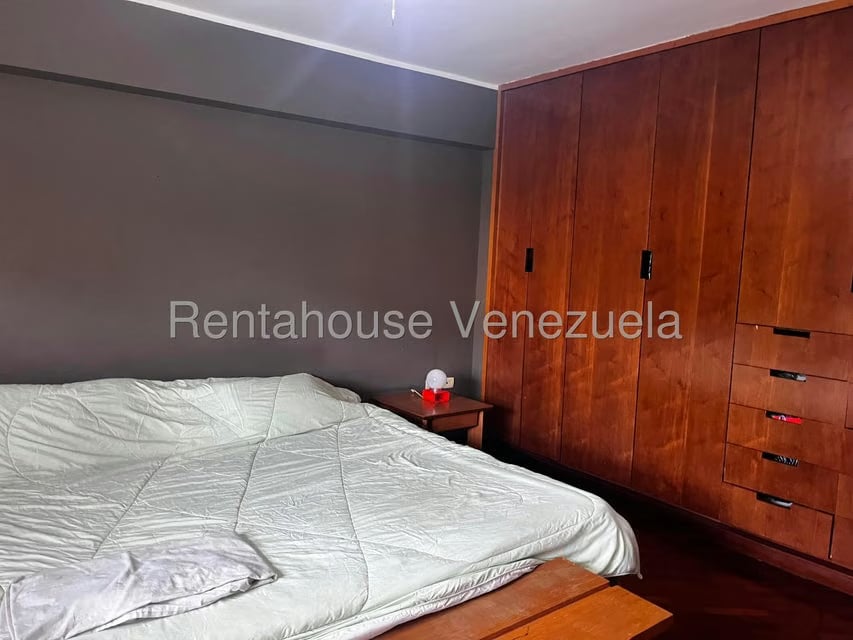 Apartamento (1 Nivel) en Alquiler en La Florida, Distrito Metropolitano - 26