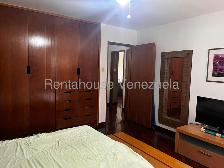 Apartamento (1 Nivel) en Alquiler en La Florida, Distrito Metropolitano - 28