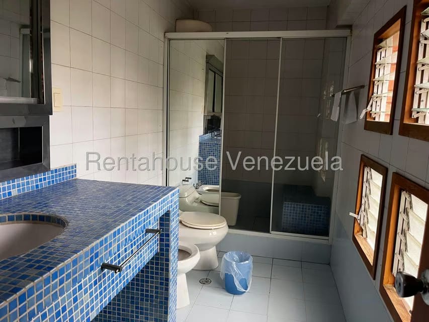 Apartamento (1 Nivel) en Alquiler en La Florida, Distrito Metropolitano - 29