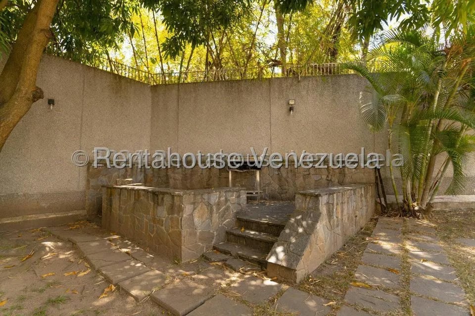 Apartamento (1 Nivel) en Alquiler en La Florida, Distrito Metropolitano - 34