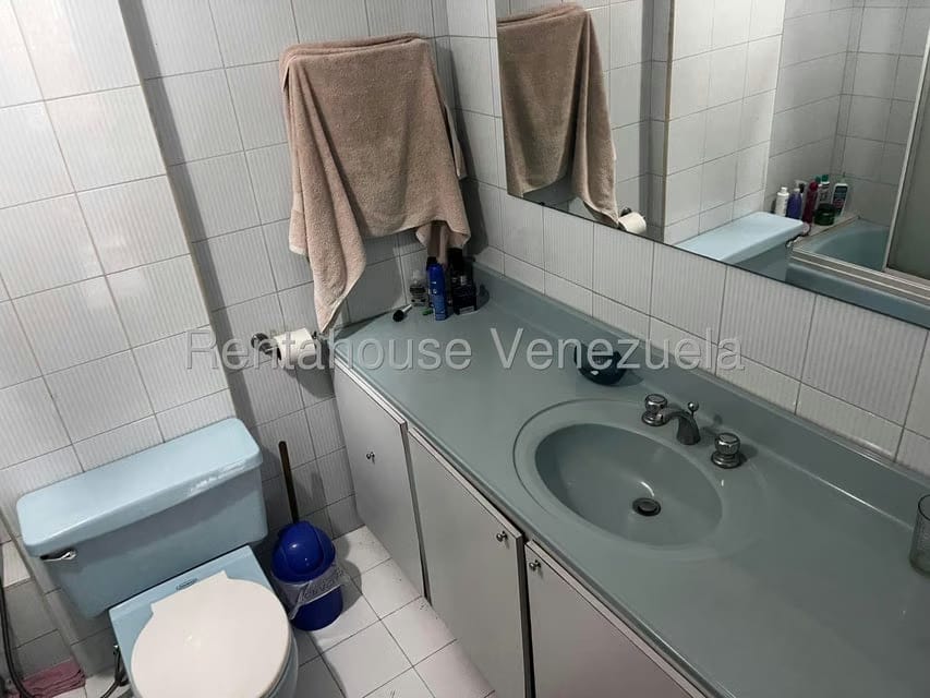 Apartamento (1 Nivel) en Alquiler en La Florida, Distrito Metropolitano - 36