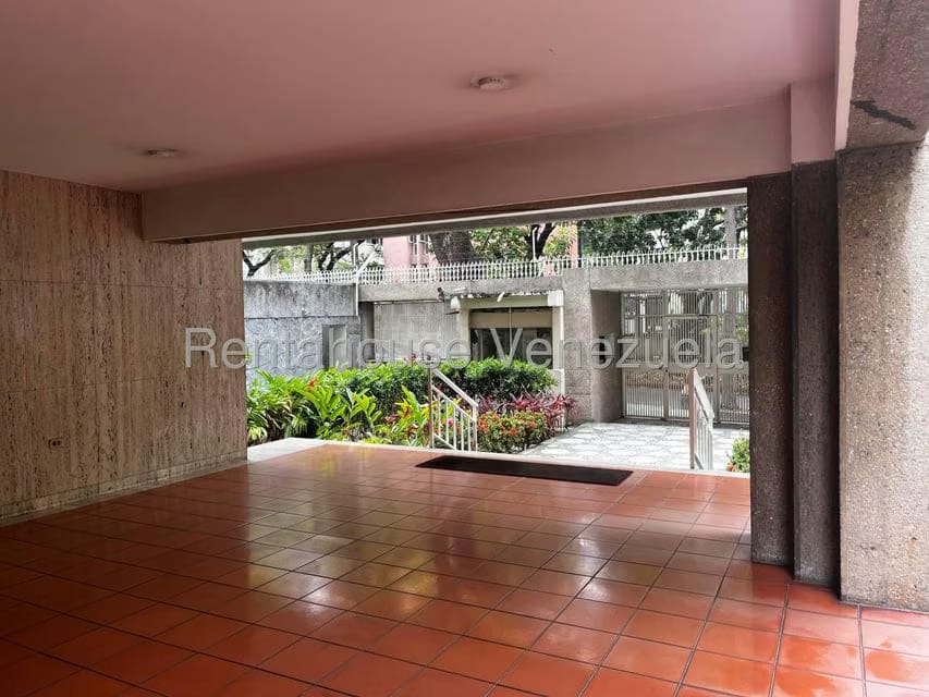 Apartamento (1 Nivel) en Alquiler en La Florida, Distrito Metropolitano - 5