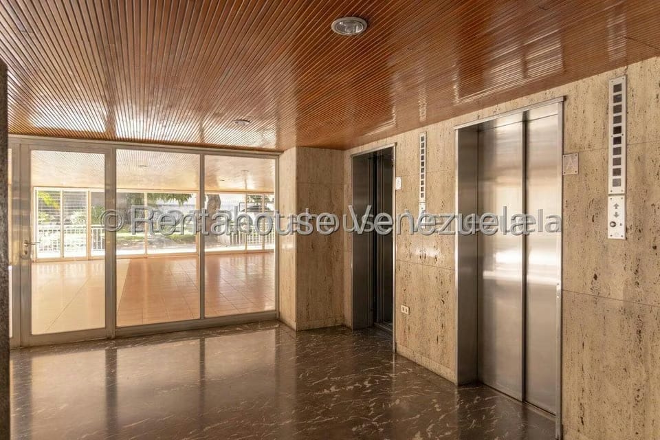 Apartamento (1 Nivel) en Alquiler en La Florida, Distrito Metropolitano - 6