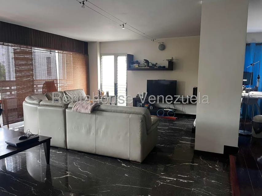 Apartamento (1 Nivel) en Alquiler en La Florida, Distrito Metropolitano - 9