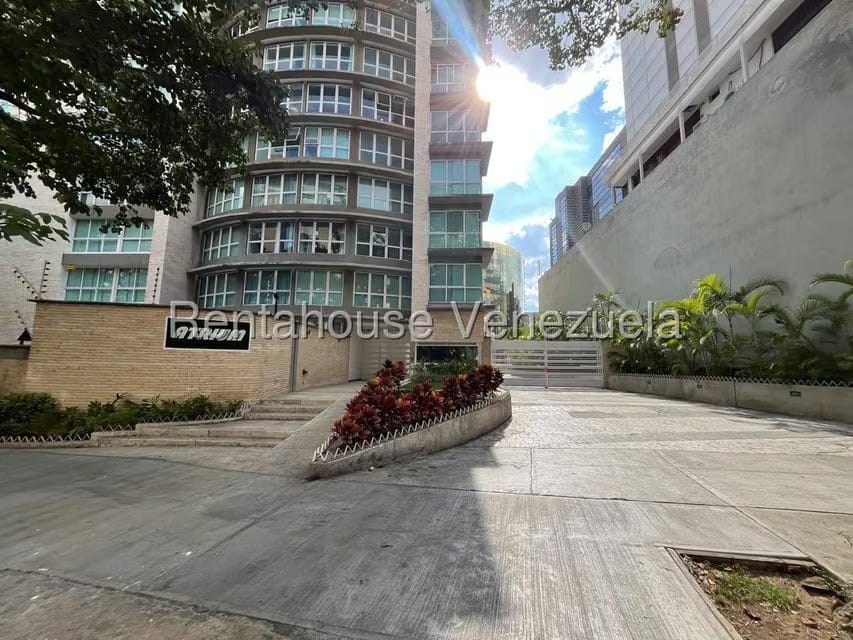 Apartamento (1 Nivel) en Alquiler en El Rosal, Distrito Metropolitano